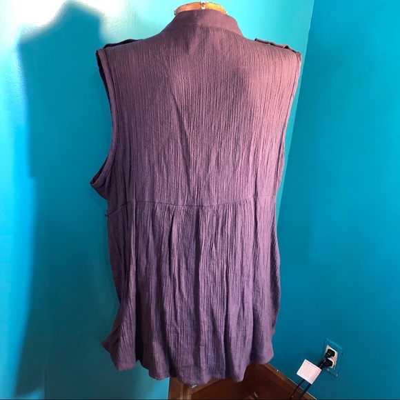 XL Eggplant colored sleeveless button up blouse - Picture 7 of 7